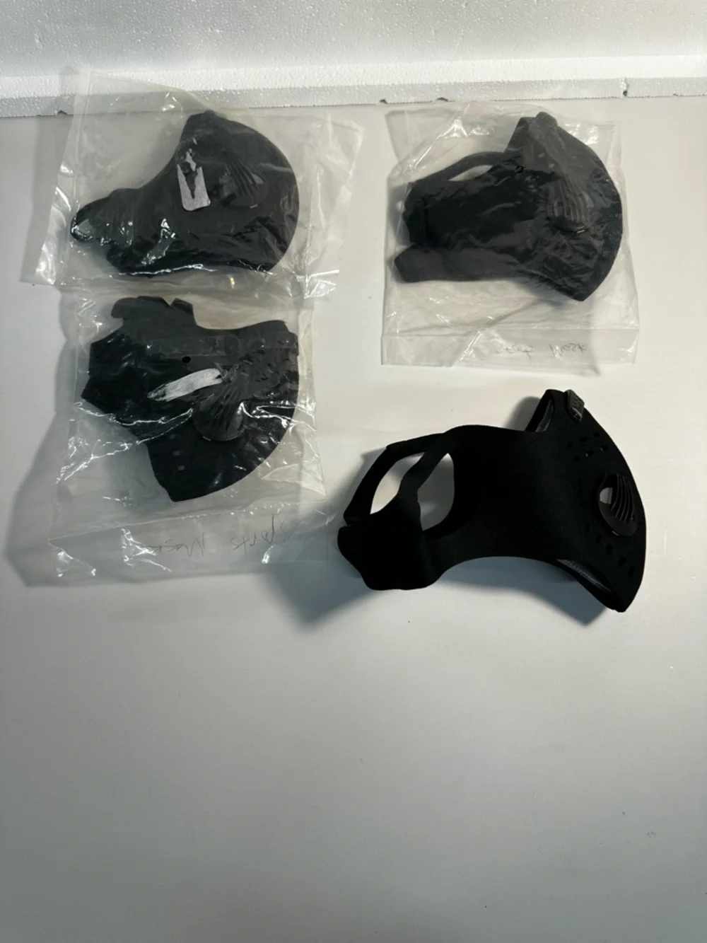 4 Reusable Face Masks Breathing Valves Sports Cycling Outdoor Carbon Filter NEW